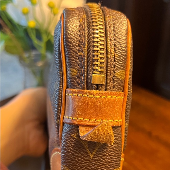 Authentic Vintage Louis Vuitton Brown and Tan Monogram Clutch/Bag - Picture 6 of 17